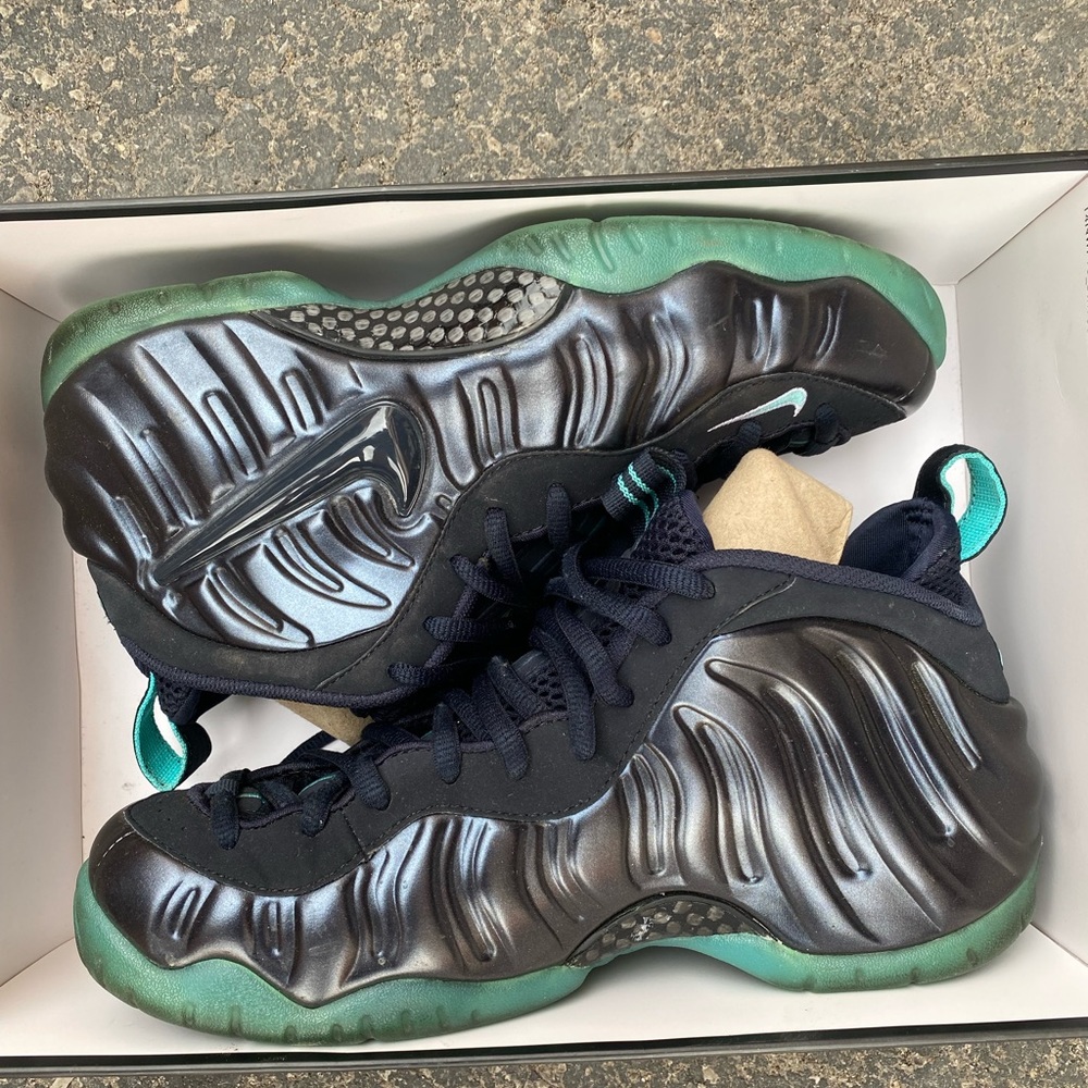 Dark blue and turquoise Nike foamposites 9.5 good condition